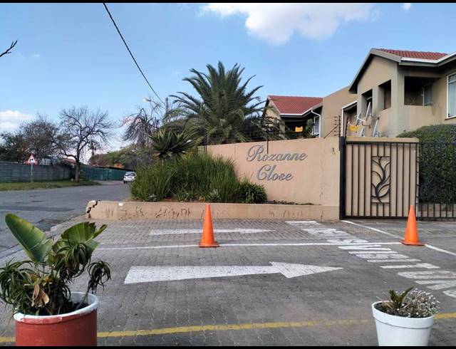 2 BEDROOM APARTMENT FOR SALE IN KEMPTON PARK EXT 04